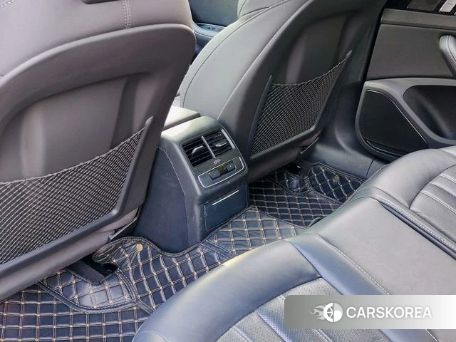 Audi A4L id 4300776 из Китая 8
