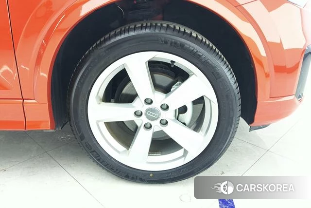 Audi Q2L id 4314765 из Китая 15