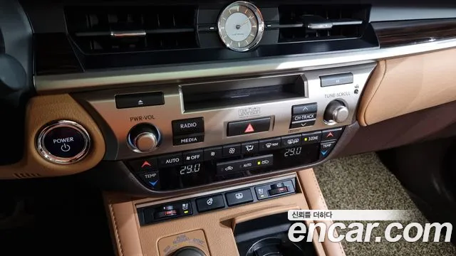 Lexus New ES300h id 2676249 из Кореи 18