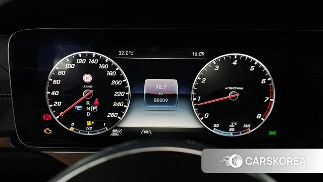 Mercedes-Benz E-Class W213 id 4632545 из Кореи 28