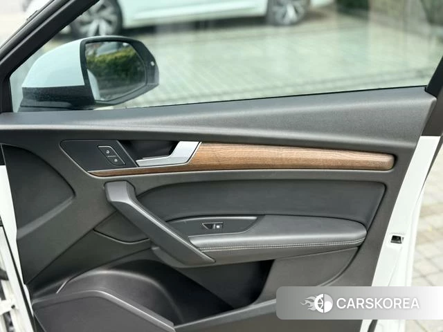 Audi Q5L id 4301448 из Китая 14