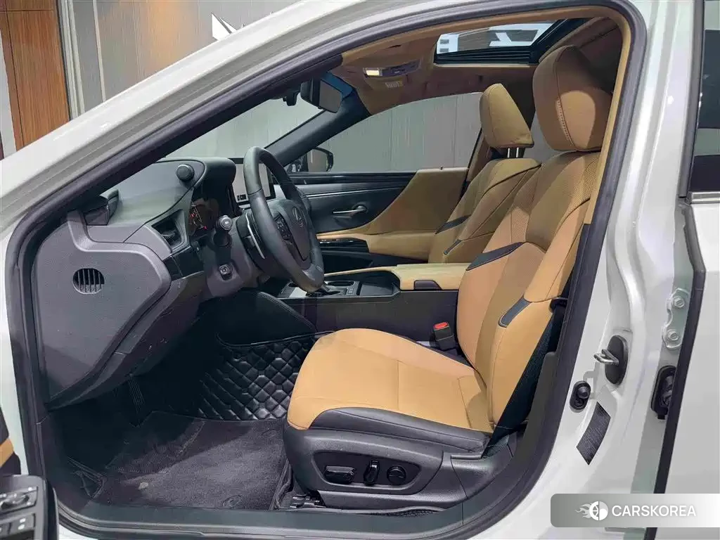Lexus ES id 4577528 из Китая 19