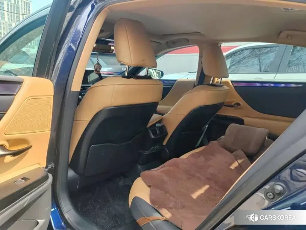Lexus ES id 4655068 из Китая 8