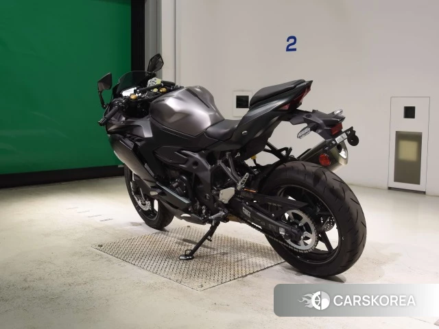 Kawasaki ZX-4R SE id 4392915 из Японии 8