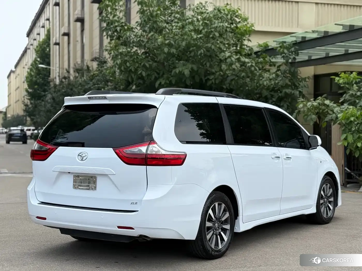 Toyota Sienna id 4607058 из Китая 8