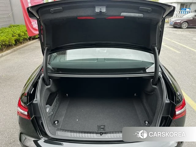Audi A6L id 3957617 из Китая 18