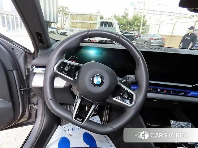 BMW 5 Series (G60) id 3857302 из Кореи 18