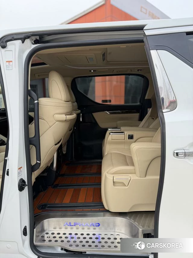 Toyota Elfa id 4271979 из Китая 8