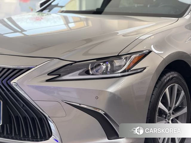 Lexus ES id 4274418 из Китая 19