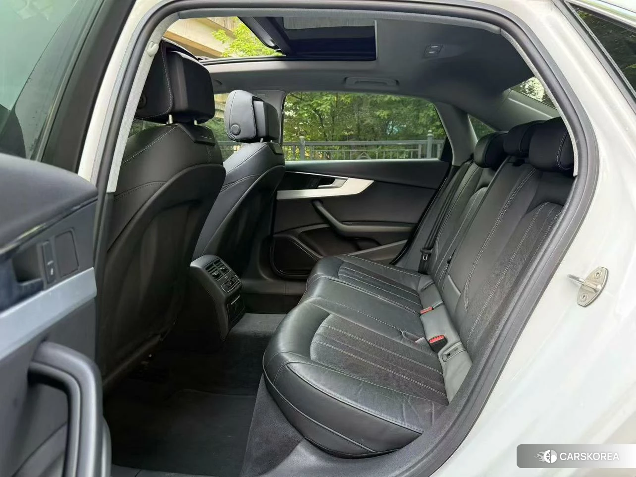 Audi A4L id 4512819 из Китая 8