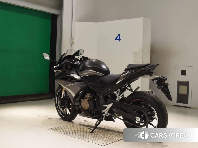 Проданный Honda CBR400R id 4289946 из Японии, фото 8