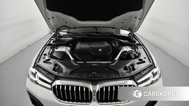 BMW 5 Series (G30) id 4408636 из Кореи 18