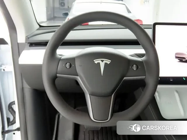 Tesla Model Y id 3720904 из Кореи 8