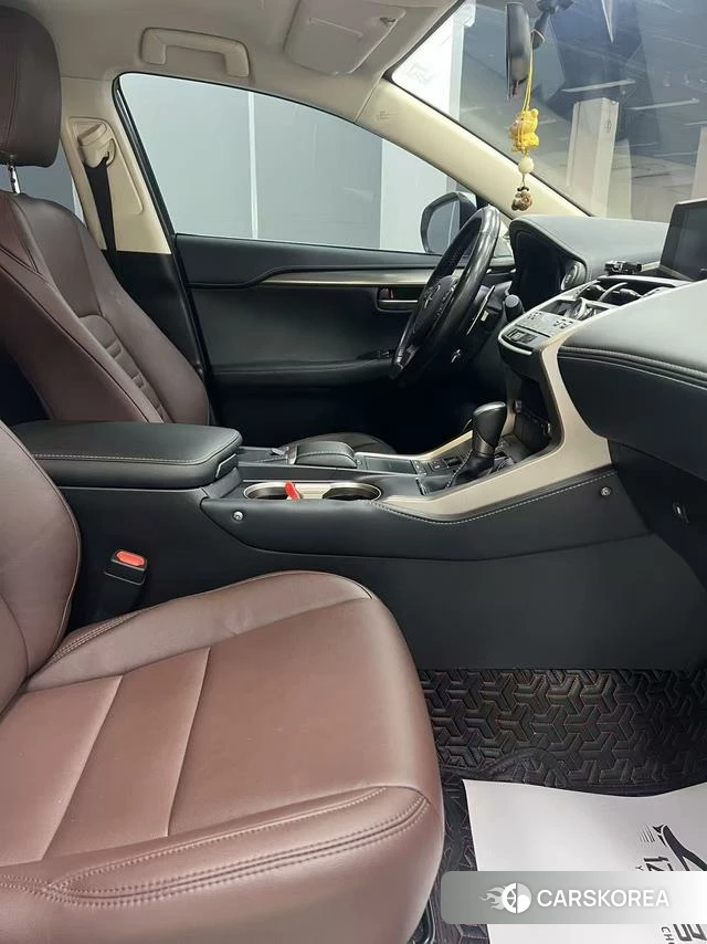 Lexus NX id 4218671 из Китая 18