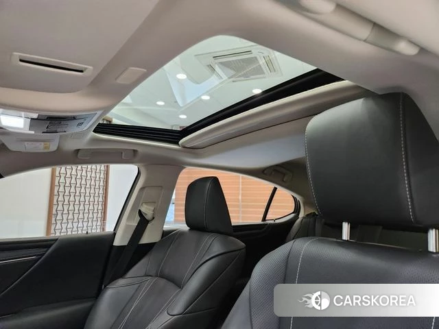 Lexus ES300h 7th generation id 3876877 из Кореи 13