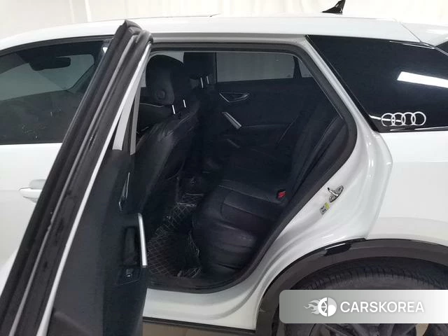 Audi Q2L id 4297789 из Китая 18