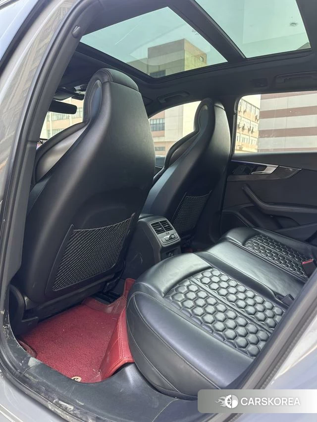 Audi RS 4 id 4272794 из Китая 17