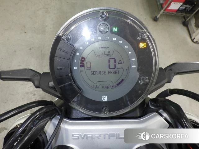 Husqvarna SVARTPILEN 401 id 3939697 из Японии 33
