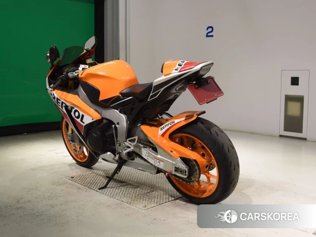 Honda CBR1000RR id 4341369 из Японии 8