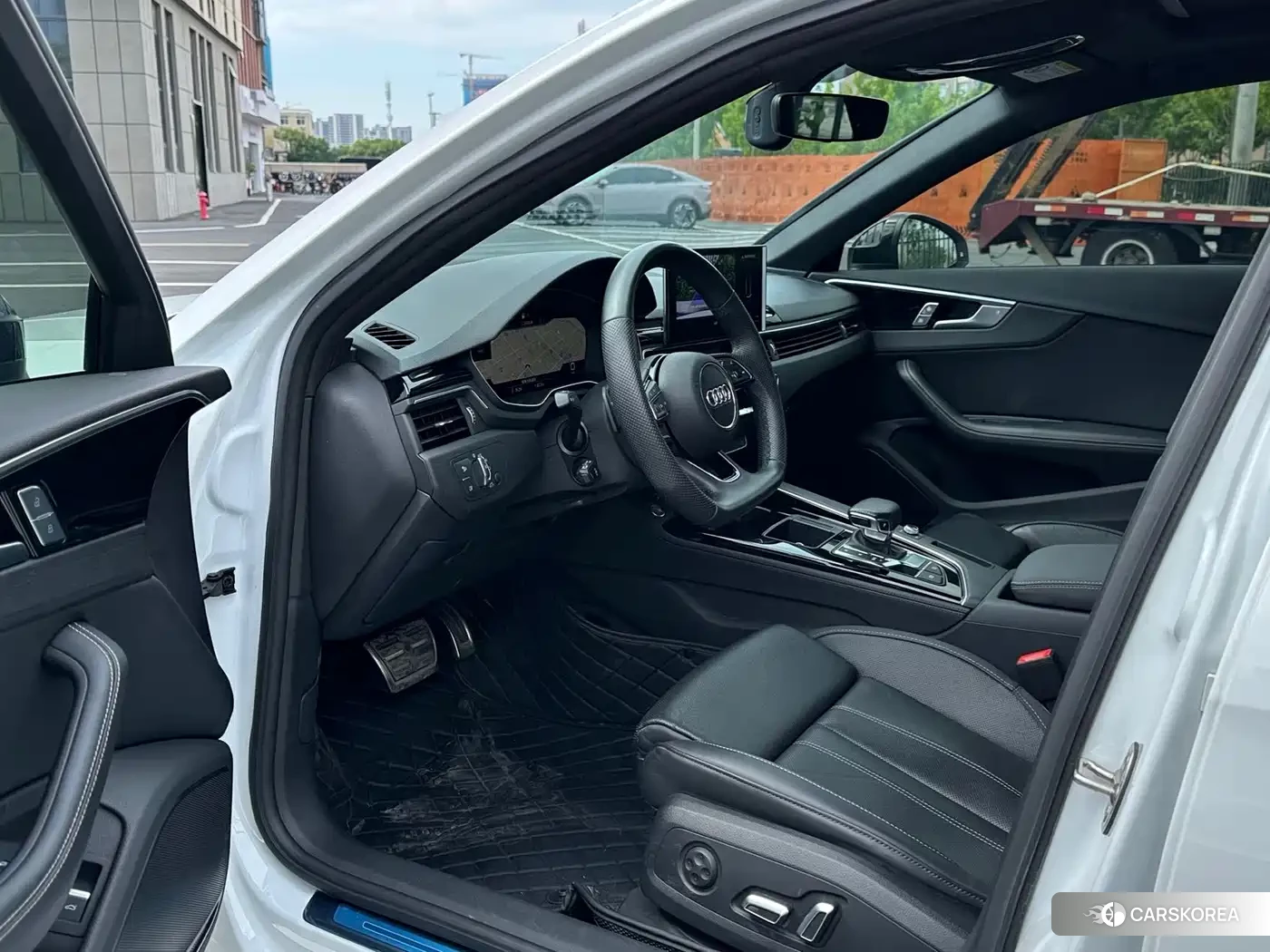 Audi A4L id 4601876 из Китая 8