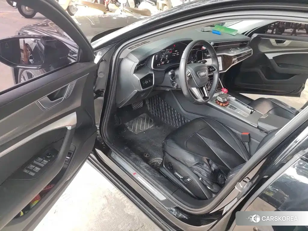 Audi A6L id 4680725 из Китая 19