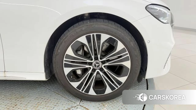 Mercedes-Benz E-Class W214 id 4649627 из Кореи 18