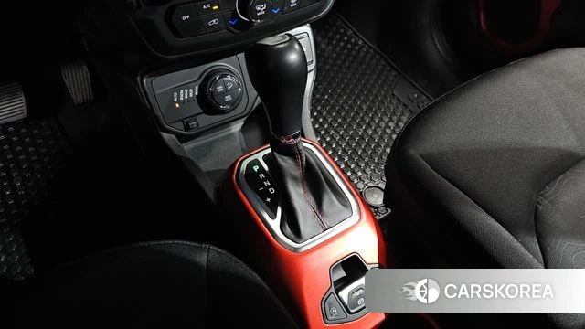 Jeep Renegade id 4770724 из Кореи 32
