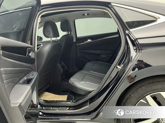 Volkswagen Passat id 4276509 из Китая 18