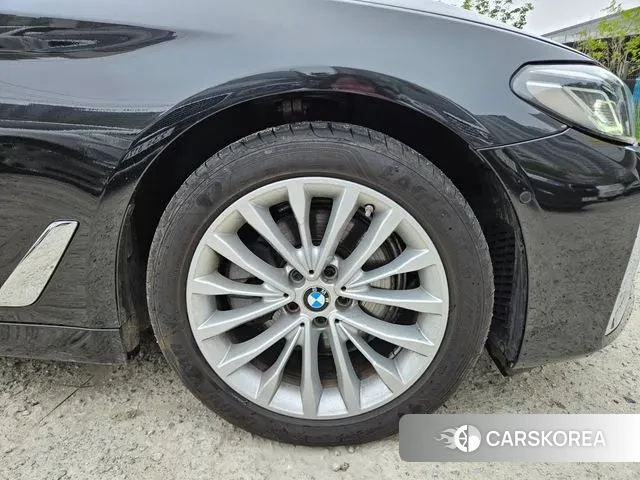 BMW 5 Series (G30) id 3052982 из Кореи 18