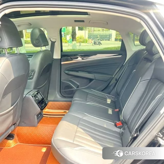 Volkswagen Passat id 4336058 из Китая 8