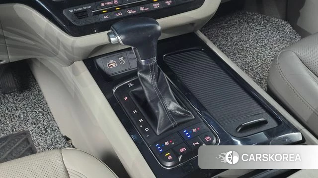 Kia All New Carnival id 4596504 из Кореи 29