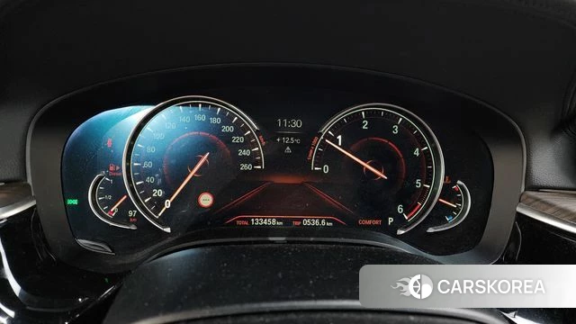 BMW 5 Series (G30) id 3917496 из Кореи 18