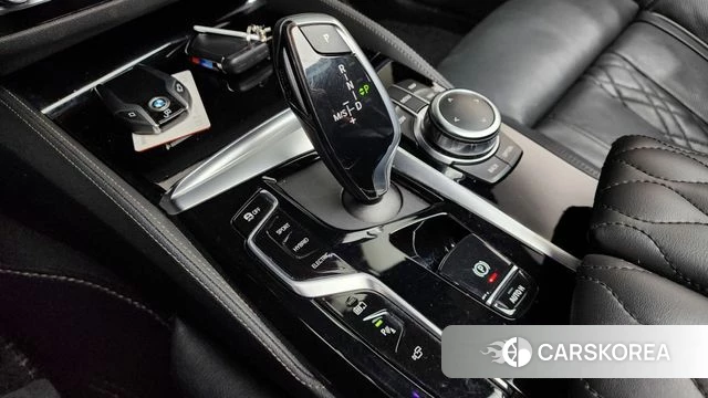 BMW 5 Series (G30) id 4195439 из Кореи 32