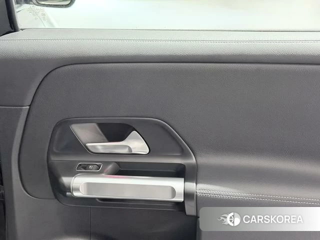 Mercedes-Benz GLB id 3890776 из Китая 32