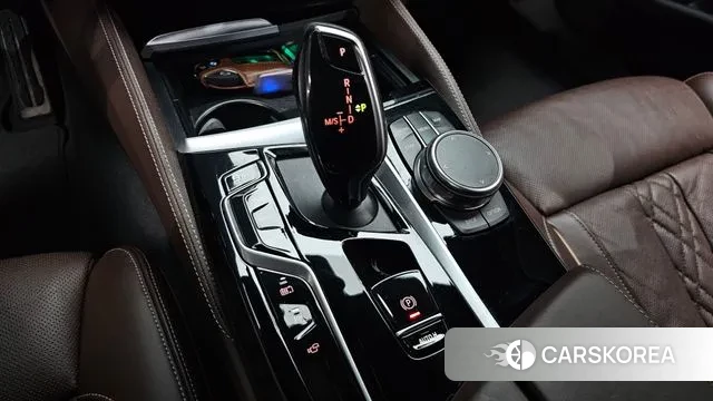 BMW 5 Series (G30) id 3322826 из Кореи 18