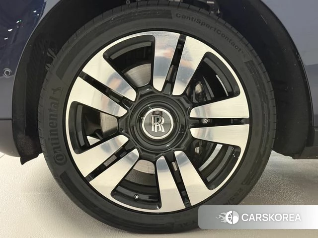 Rolls-Royce Cullinan id 4592332 из Кореи 18