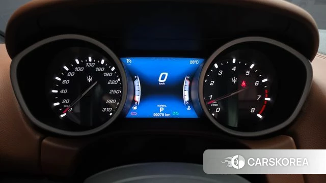 Maserati Ghibli id 4750983 из Кореи 30