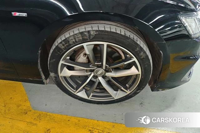Audi A6L id 4240928 из Китая 15