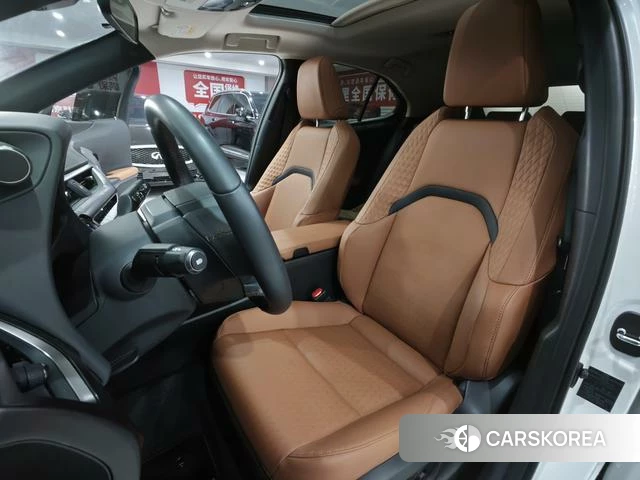 Lexus UX id 4301861 из Китая 26