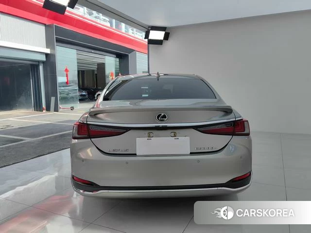 Lexus ES id 4279333 из Китая 16