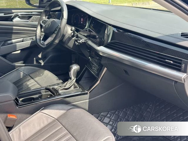 Volkswagen Passat id 4290624 из Китая 8