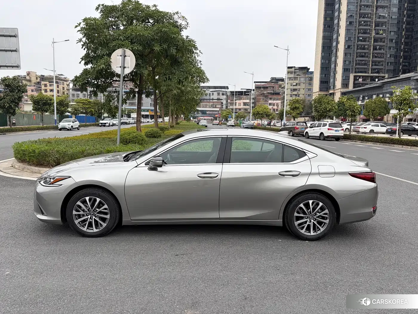 Lexus ES id 4547331 из Китая 11