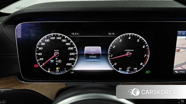 Mercedes-Benz E-Class W213 id 4304628 из Кореи 34