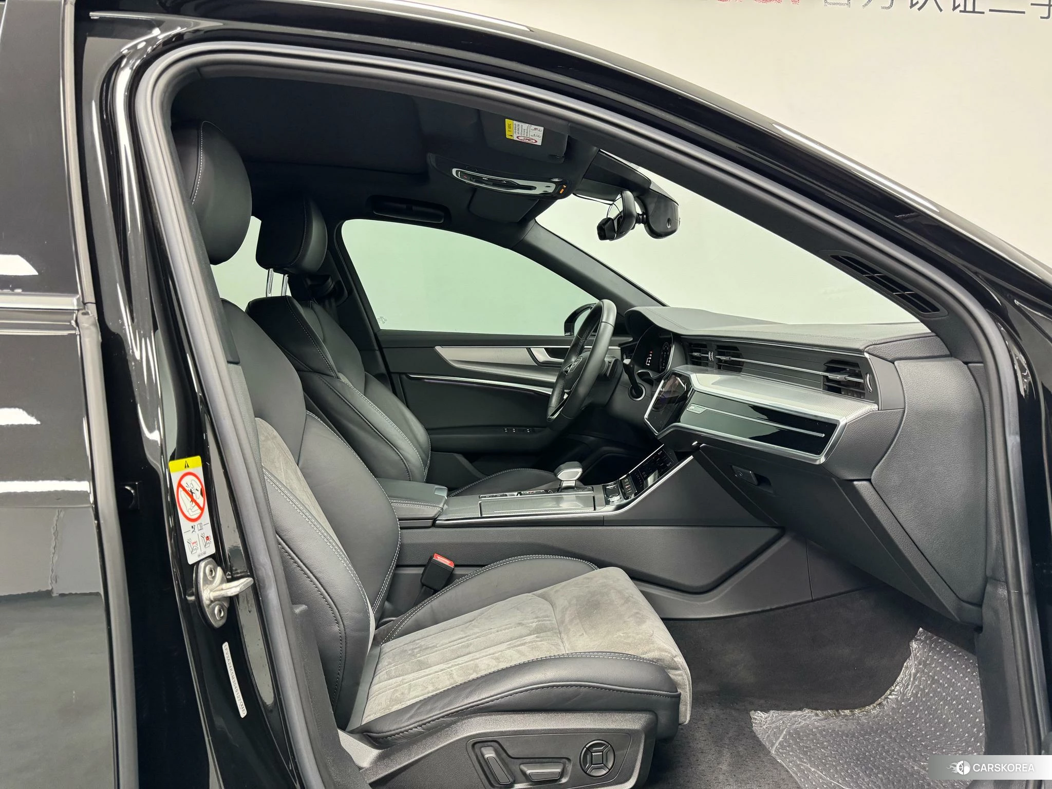 Audi A6L id 4420756 из Китая 18