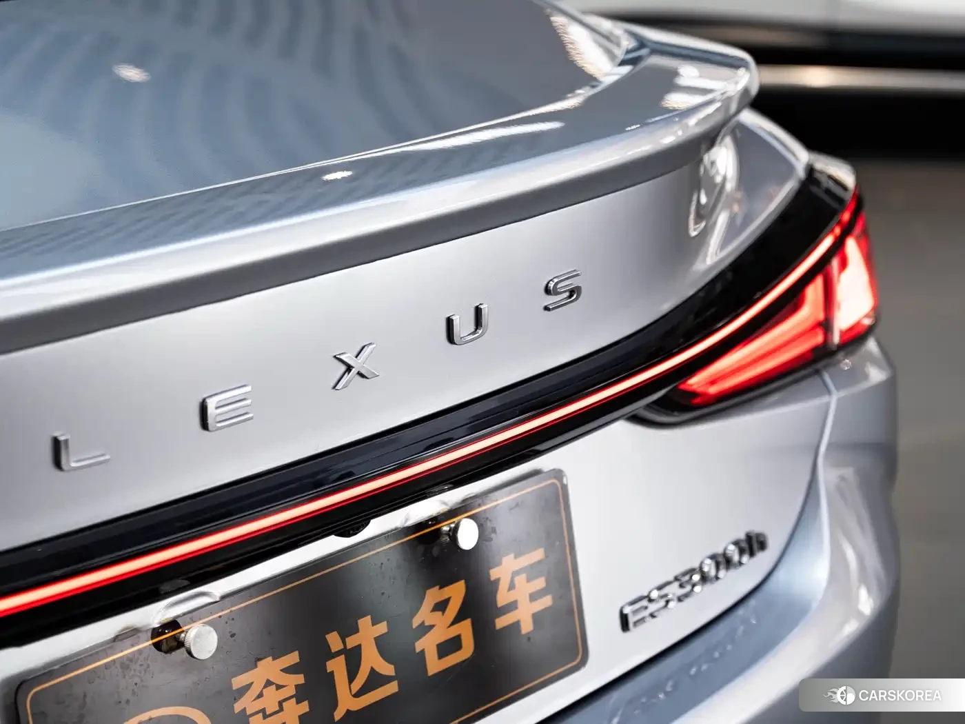 Lexus ES id 4565415 из Китая 23