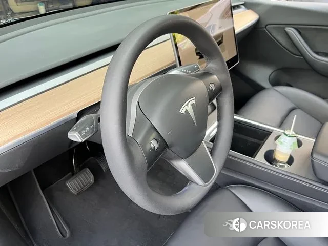 Tesla Model Y id 3300709 из Кореи 8