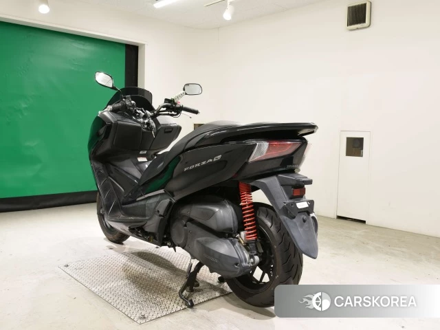 Honda FORZA id 4387089 из Японии 8