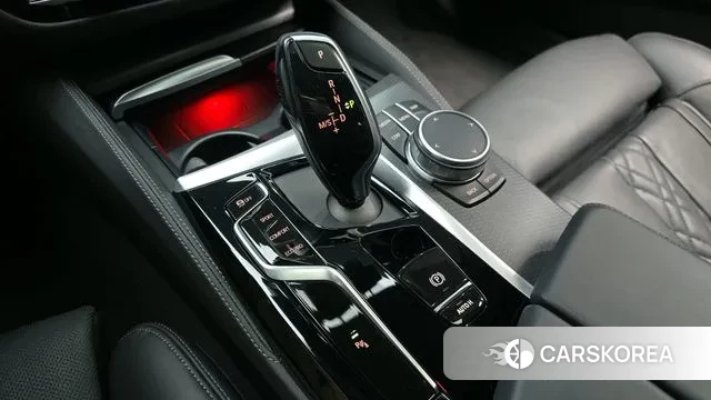 BMW 5 Series (G30) id 3512956 из Кореи 18