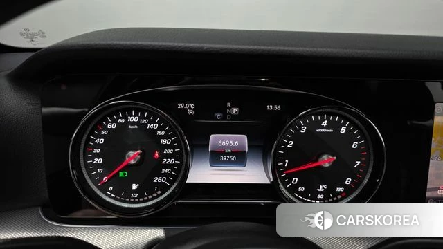 Mercedes-Benz E-Class W213 id 4672170 из Кореи 28