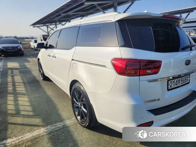 Kia The New Carnival id 3444440 из Кореи 18